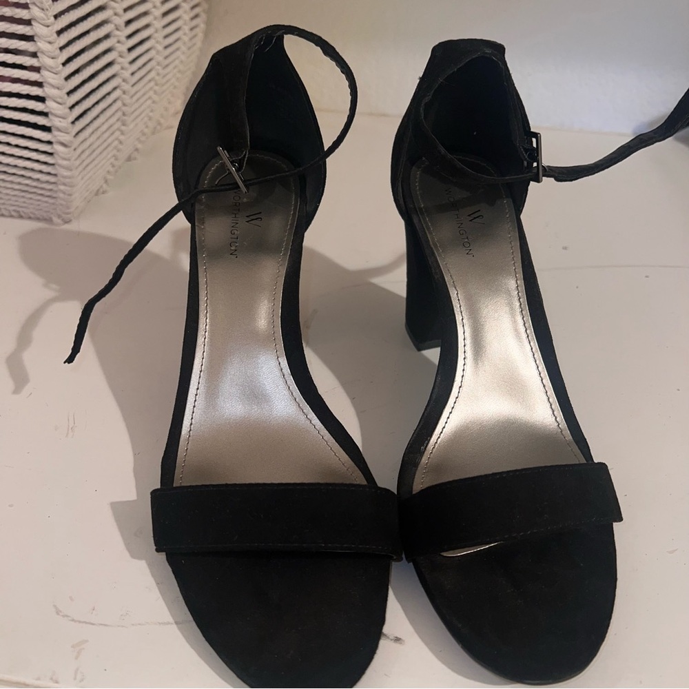 Black High-Heels